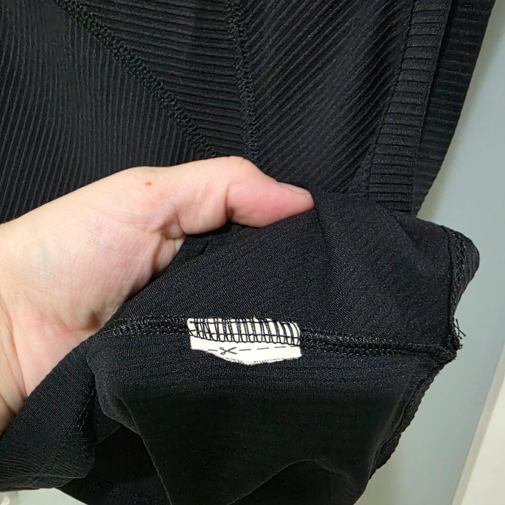 Old Navy Active Crop Tank Top Black 3X Plus Size Workout Athleisure Lightweight - Picture 5 of 8